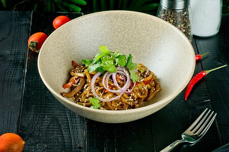 Удон с говядиной