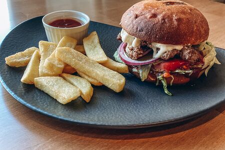 Бургер с мраморной говядиной