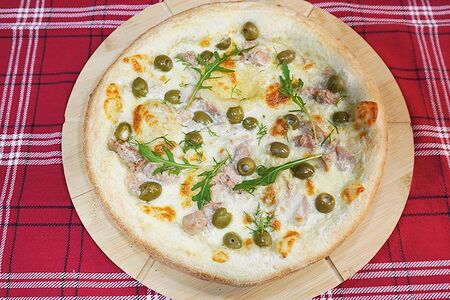 Пицца с тунцом