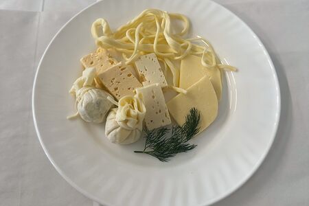 Сет кавказских сыров