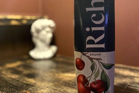 Реклама рич вишня. Сок rich в стекле 0. Рич вишня 1л. Рич вишня в банке. Реклама рич вишня.