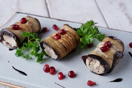 Баклажаны, фаршированные с грецкими орехами