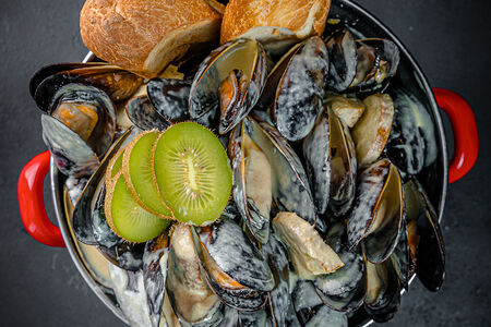 Мидии Киви-сметана