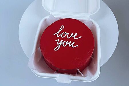 Бенто торт красный для любимого или любимой 