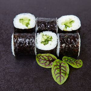 Ролл с огурцом