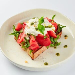 Брускетта Томаты-страчателла 