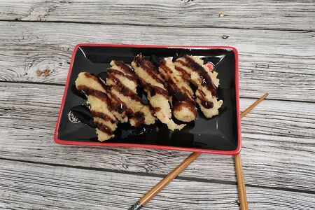 Королевские креветки под соусом тонкацу