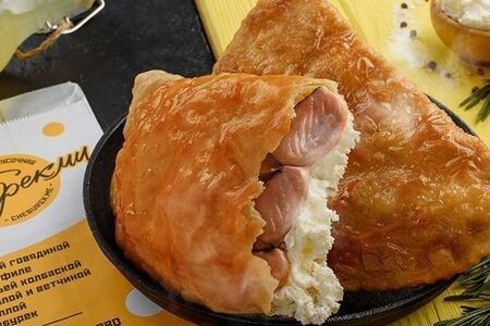 Чебурек с красной рыбой