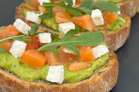 Брускетта с сёмгой