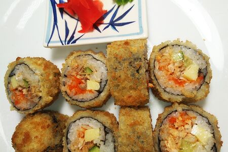 Горячий ролл с креветкой