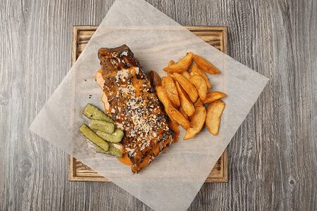 Ребра в пряно-ореховом соусе