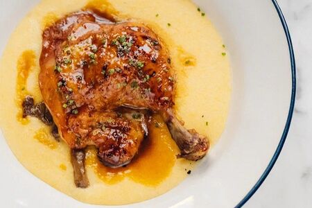 Цыпленок, полента, рагу из грибов