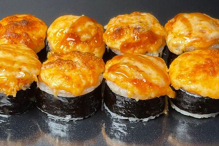 Якудза с угрем и соусом пармезан