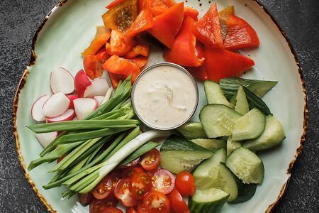 Плато свежих овощей