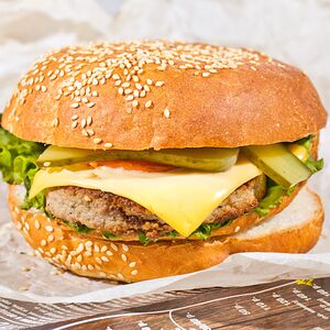 Чизбургер с котлетой