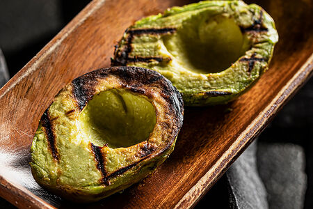 Авокадо на гриле