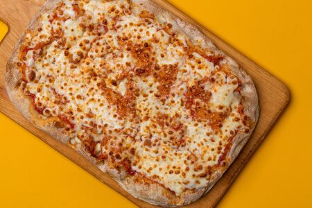 Римская пицца Маргарита средняя