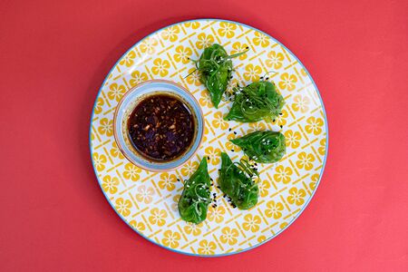 Димсам с креветкой и кинзой