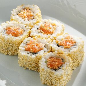 Ролл острый лосось