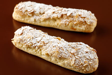 Эклер Карамельный