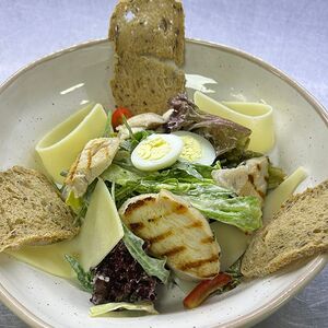 Цезарь с курицей