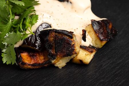 Баклажаны с соусом айоли 