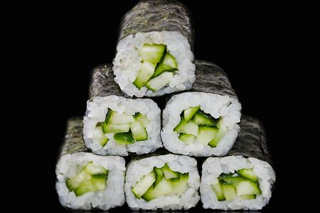 Маки Огурец