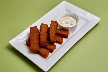 Гренки с чесночным соусом