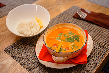 Том ям с креветками