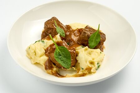 Щеки с картофельным пюре