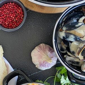 Мидии в сырном соусе