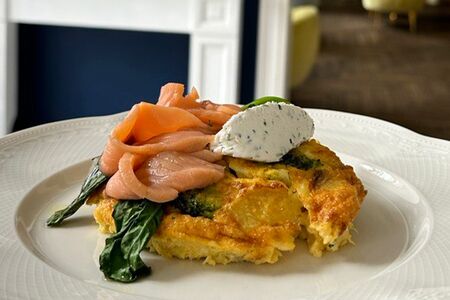 Французский завтрак с лососем