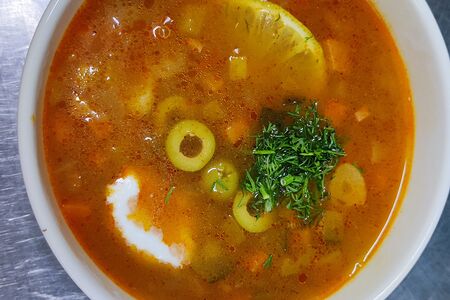 Солянка с колбасой