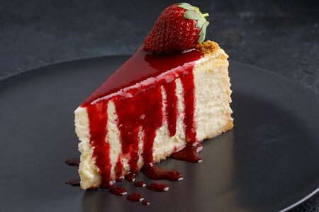 Чизкейк с клубникой