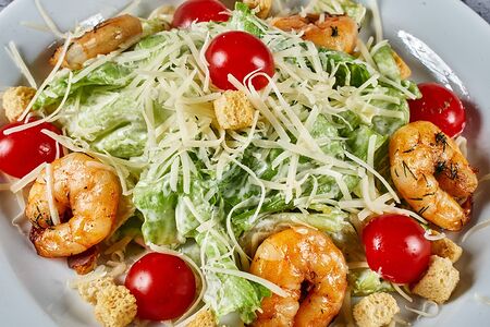Салат Цезарь c креветками