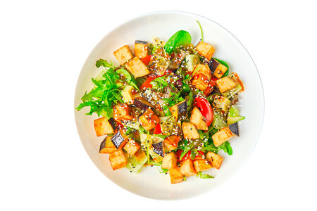 Микс-салат с баклажаном и авокадо