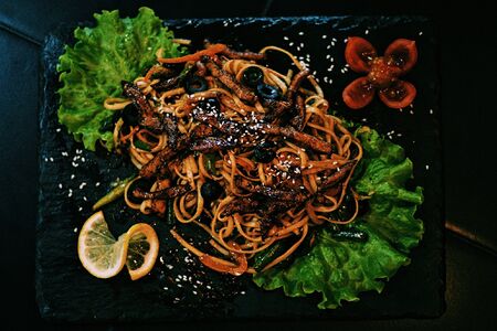 Wok со свининой