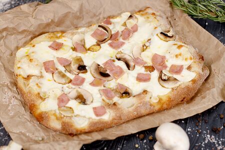 Римская пицца Ветчина и грибы