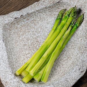 Спаржа зелёная на пару