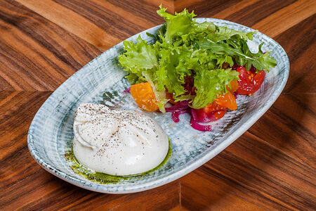 Сыр Буратта с соусом Песто