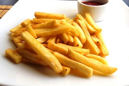 Картофель фри с соусом