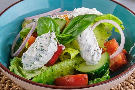Деревенский салат с домашней брынзой