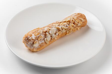 Эклер карамельный