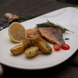 Дорадо филе с картофелем бейби