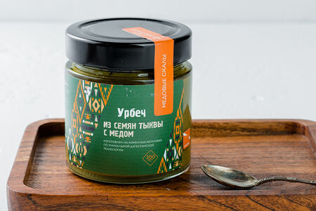 Урбеч из семян тыквы с медом