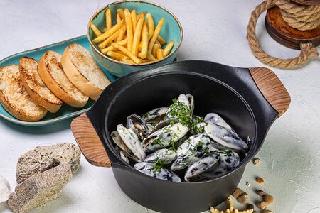 Мидии в сливочном соусе