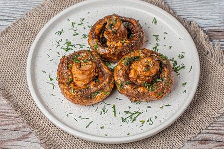 Шампиньоны на мангале