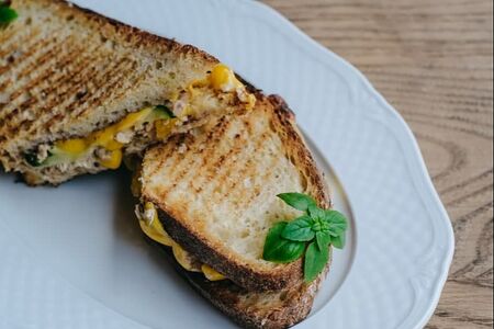 Сэндвич с тунцом