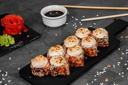 Запеченный ролл с крабом