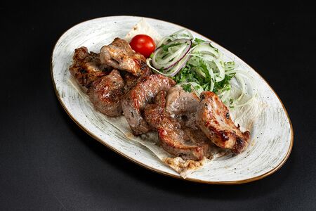 Шашлык из свинины на углях